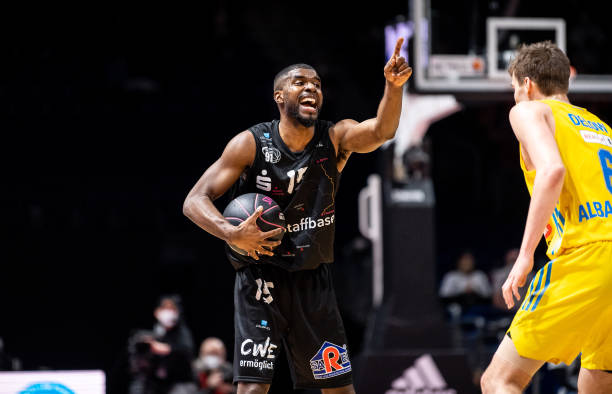 中发挥出色 中发挥出色