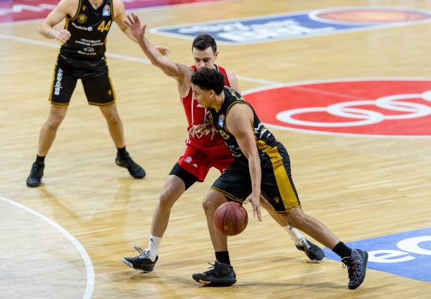 还需要应对 还需要应对