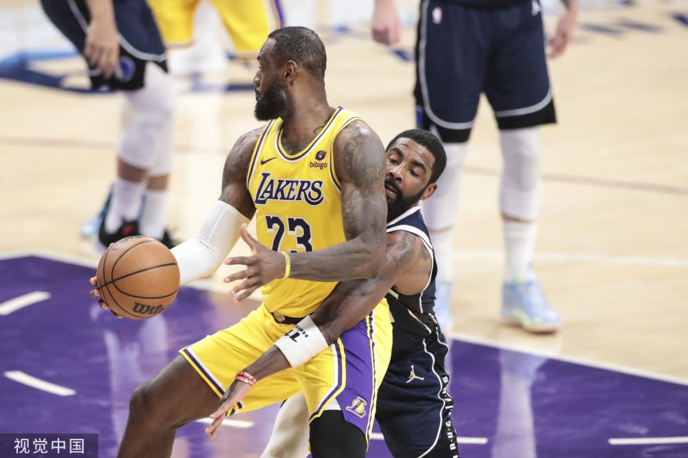 场上大放异 场上大放异